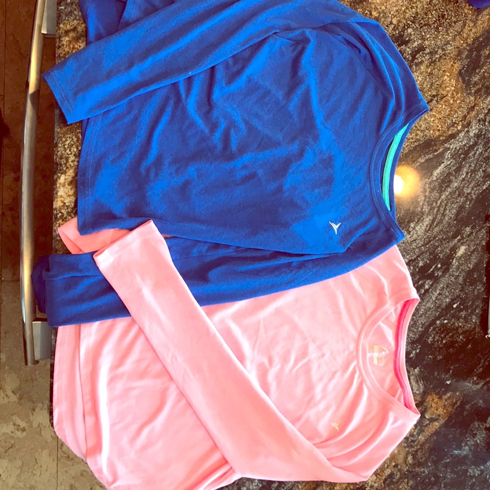 Girls Old Navy athletic long sleeve shirts